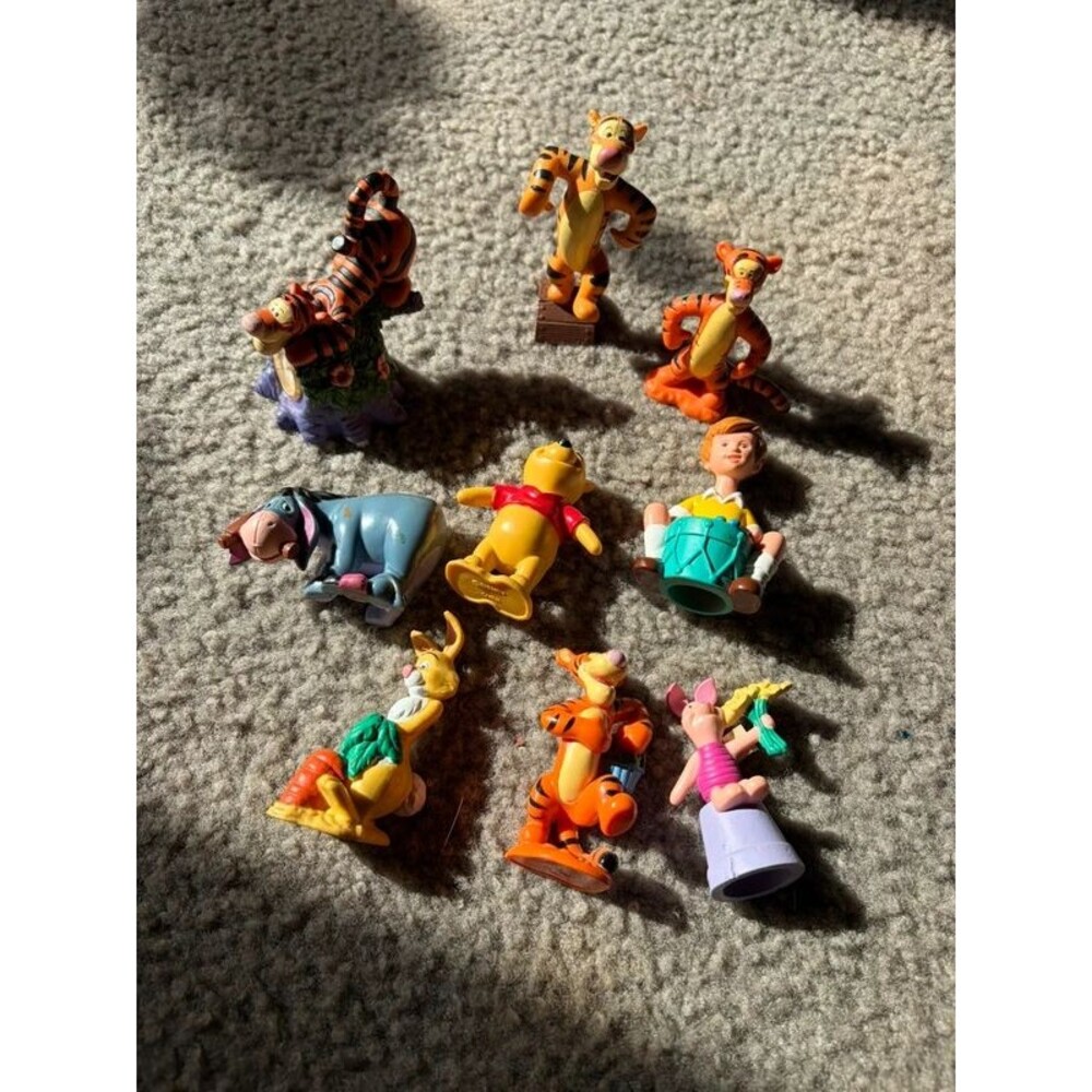 Winnie the Pooh Tigger and Friends Lot